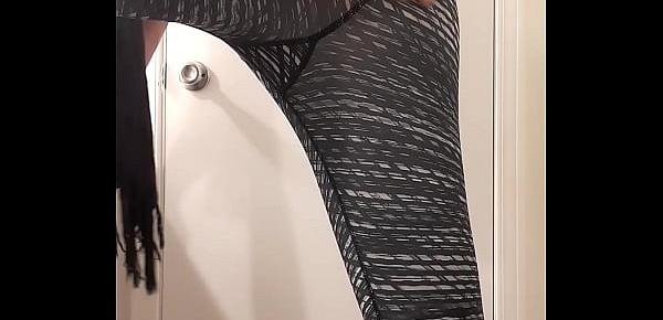  Crossdresser in sexy sports leggings